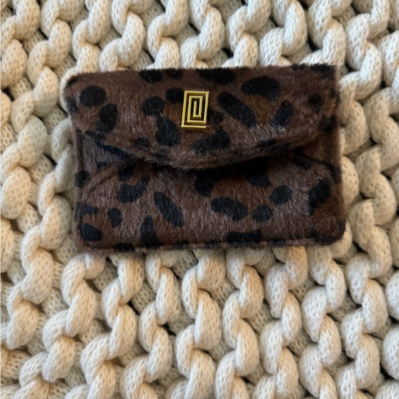 Notiq Lightly Used| Tablet Case | Trio Clutch Set | - Picture 4 of 12